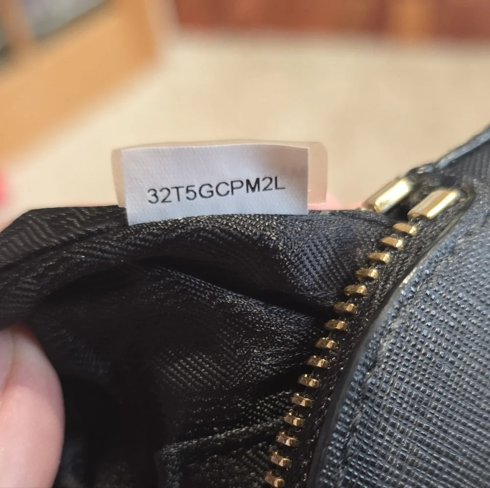 Michael Kors Cindy Dome Jet Set Black Saffiano Leather Pouch Cosmetic Case